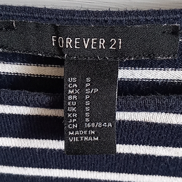Forever 21 100% cutton top long sleeves - Picture 2 of 3